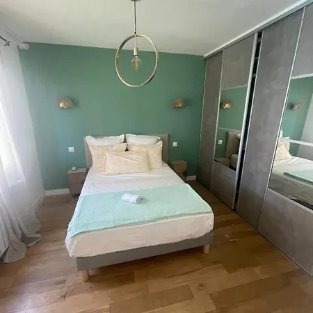 De Luxe Avec Piscine Vila *